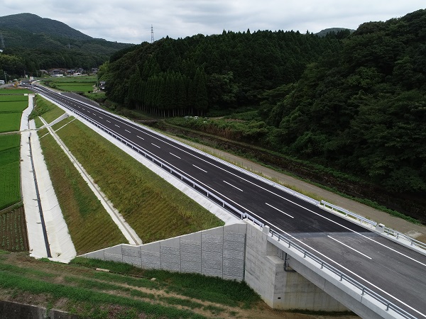 国道498号道路整備交付金工事(道路改良工)